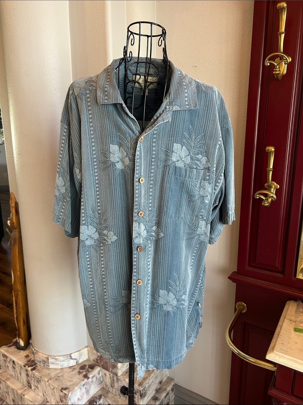 Men's Casual Short-Sleeve Button-Down Shirt in Slate Blue Floral